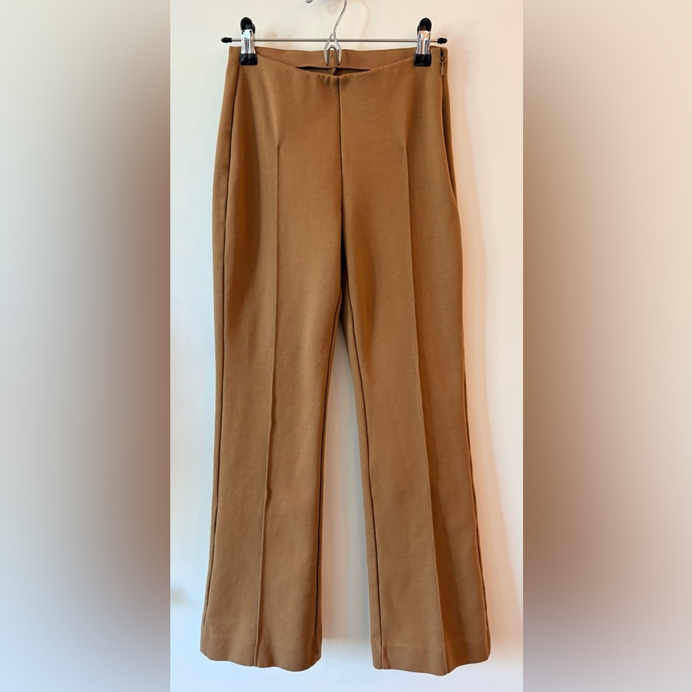 Everlane Dream Kick Flare Pants Side Zipper Tan Trouser
Women’s Size XS